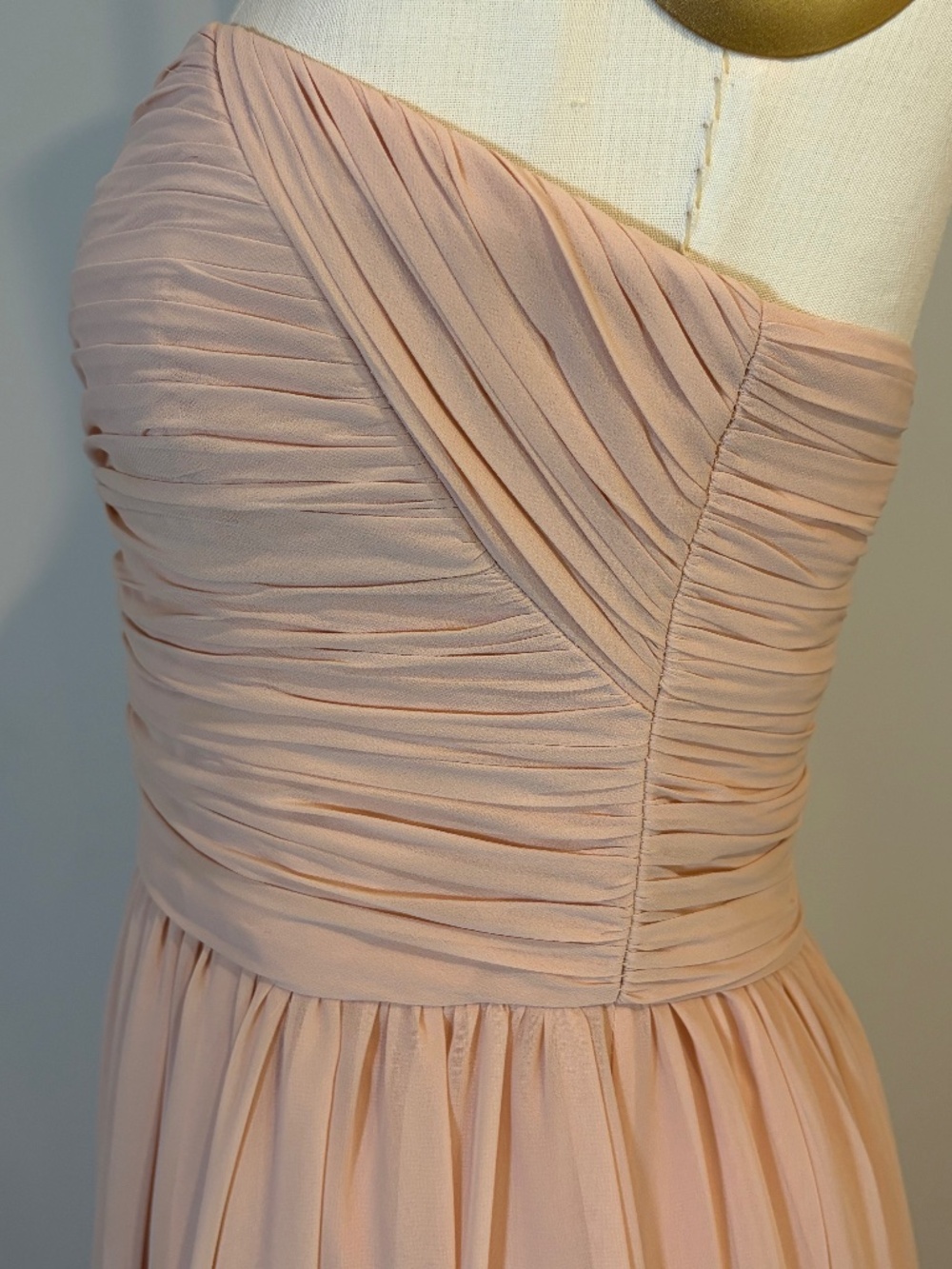 Vera Wang Blush Tone Strapless Gown Dress - Rouched Details Formal Prom Size 4 - Picture 5 of 9